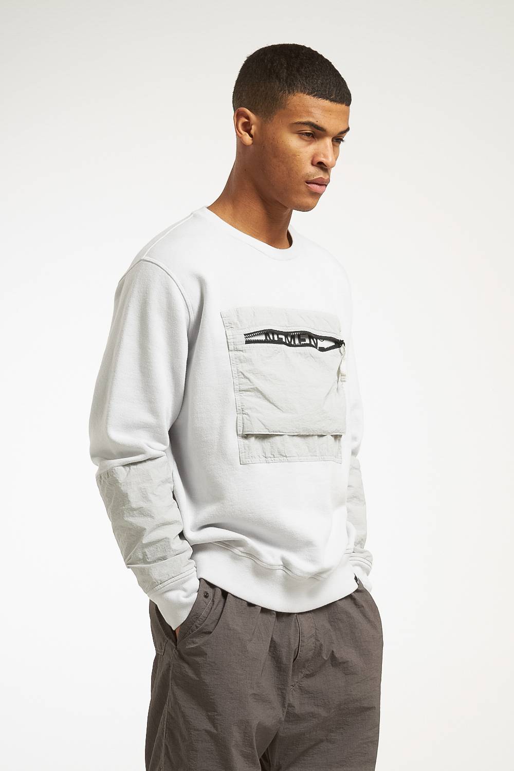 NemeN NMN_E23130F_216 [JYNX – CHEST POCKET ROUNDNECK] Vendita