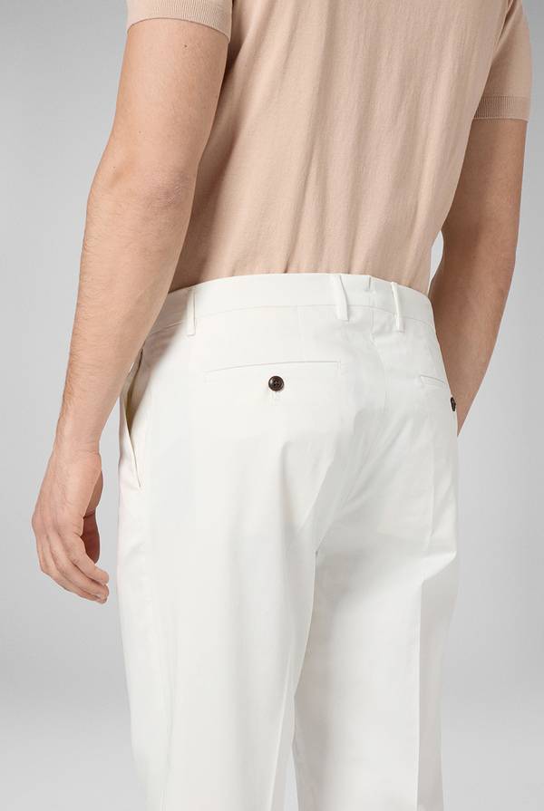 Lab. Pal Zileri Chino in puro cotone Fino Al -60%