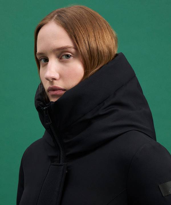 Peuterey Coat Antivento Con Ampio Collo Fino al 50% di sconto