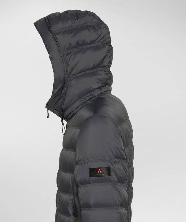 Peuterey Piumino Corto In Nylon Superleggero 50% di sconto con spedizione gratuita
