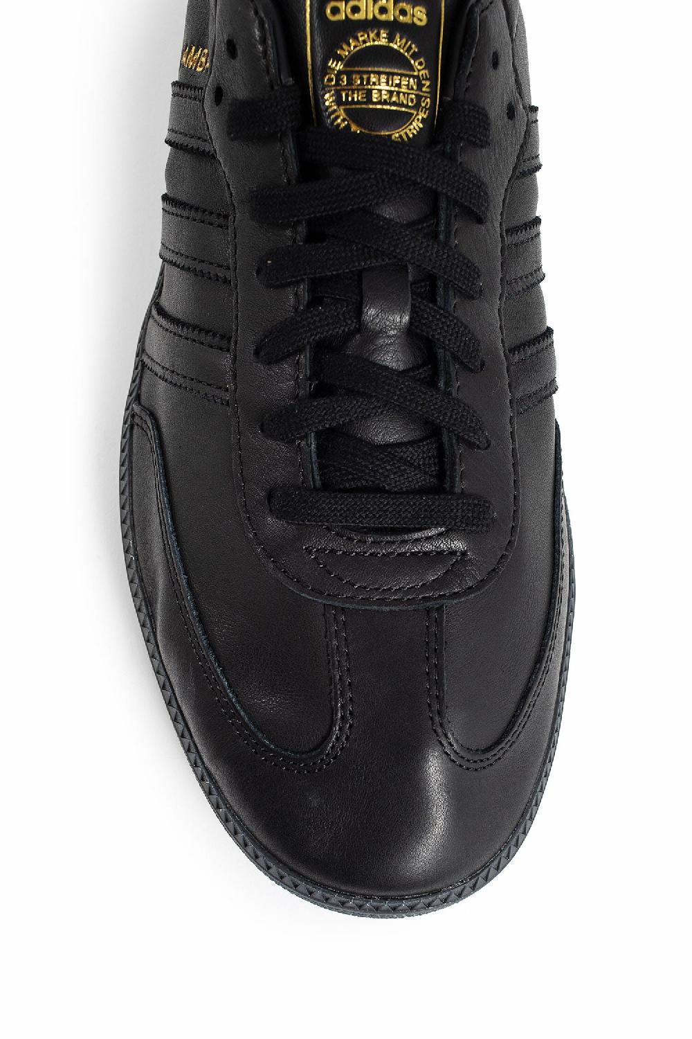 Antonioli ADIDAS MAN BLACK SNEAKERS Convenienza