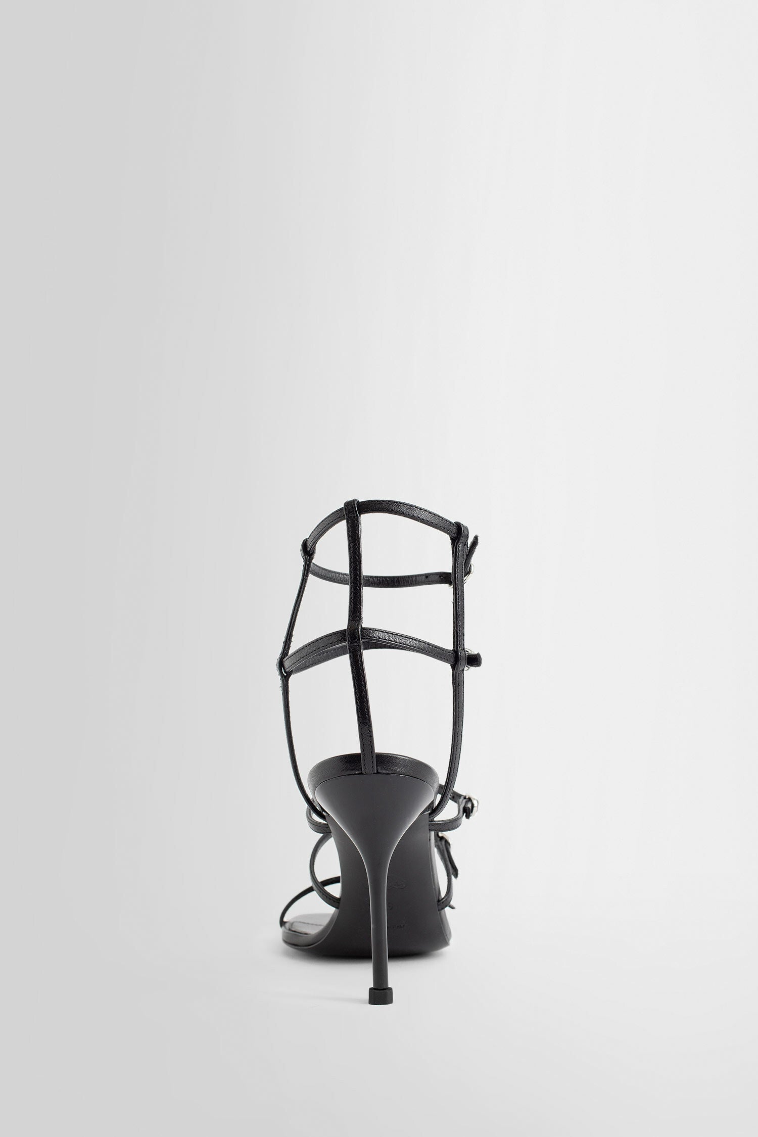 Antonioli ALEXANDER MCQUEEN WOMAN BLACK SANDALS & SLIDES Qualità