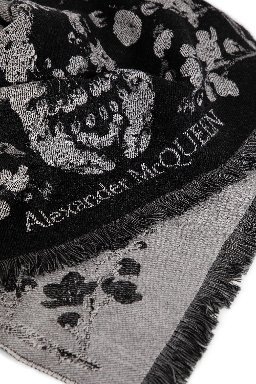 Antonioli ALEXANDER MCQUEEN WOMAN BLACK SCARVES Vendita