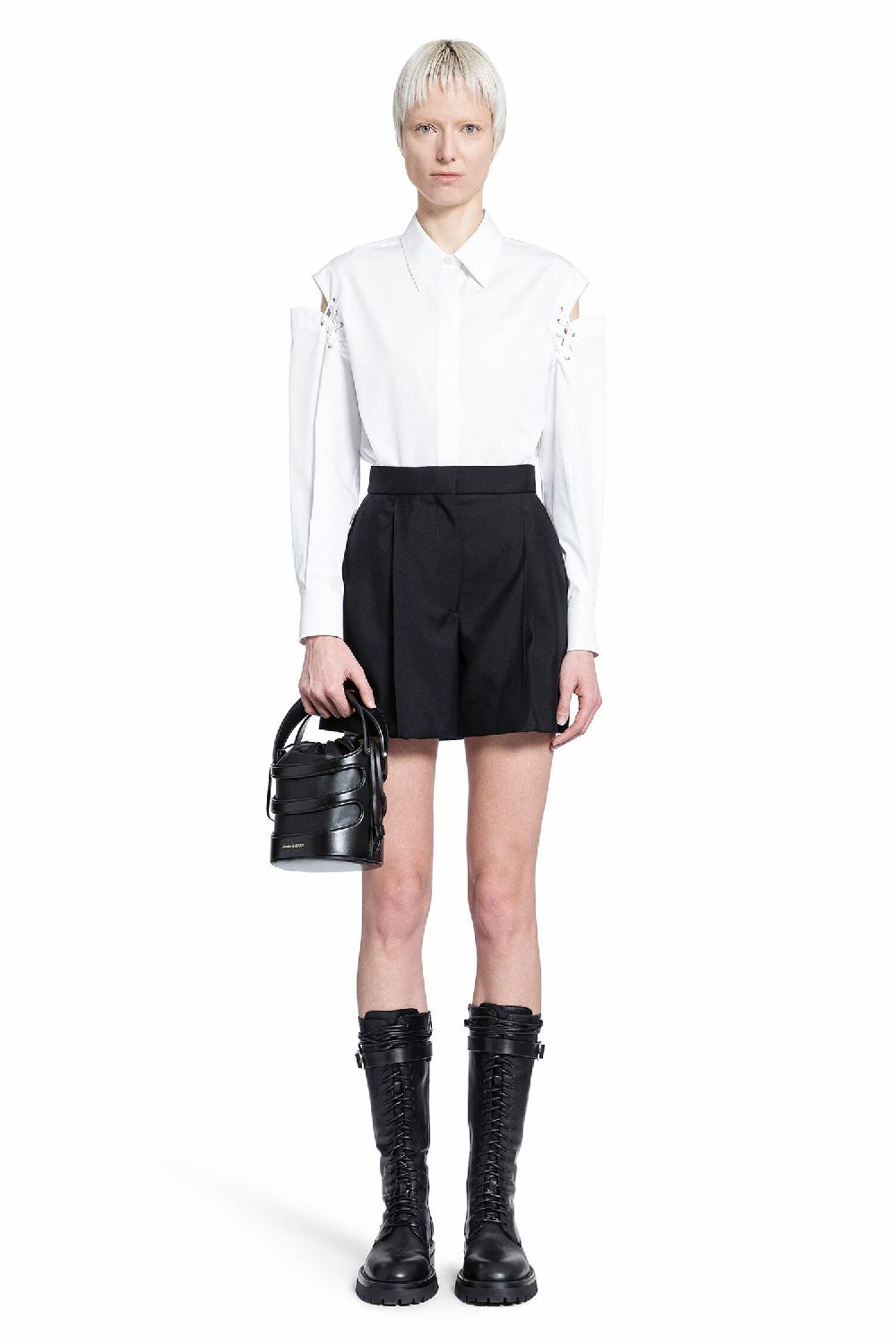 Antonioli ALEXANDER MCQUEEN WOMAN BLACK SHORTS Vendite Flash