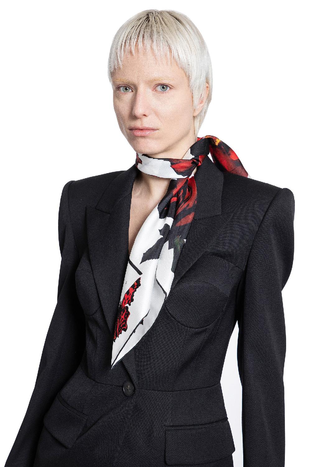 Antonioli ALEXANDER MCQUEEN WOMAN MULTICOLOR SCARVES Prezzo Ridotto