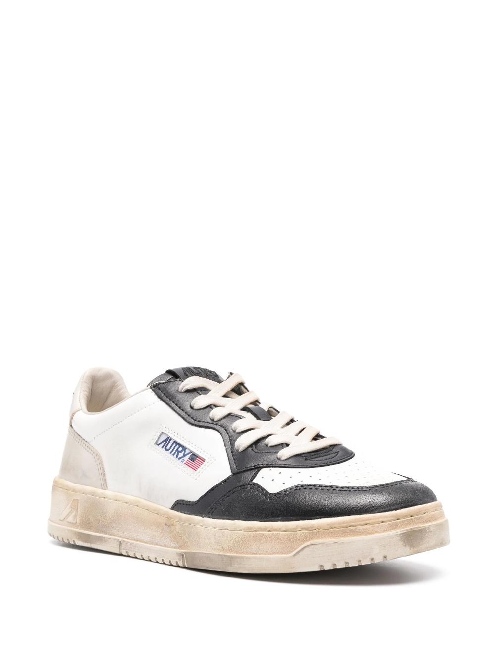 AUTRY Super vintage low leather sneakers Novità