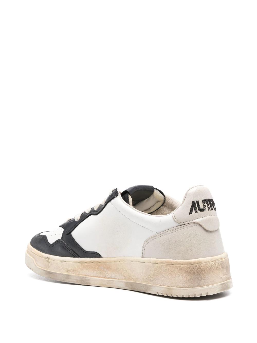 AUTRY Super vintage low leather sneakers Novità
