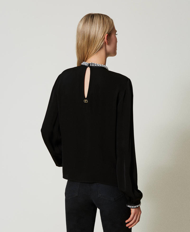 Scee by twin set Blusa in crêpe con ricami Presa
