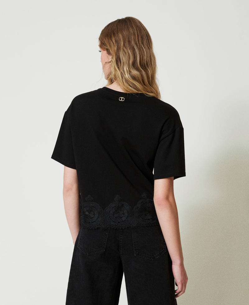 Scee by twin set T-shirt cropped con pizzo macramè Saldi