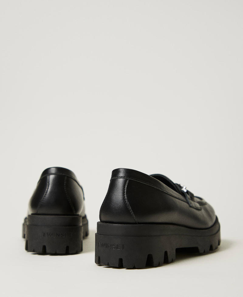 Scee by twin set Mocassini in pelle con Oval T Offerta