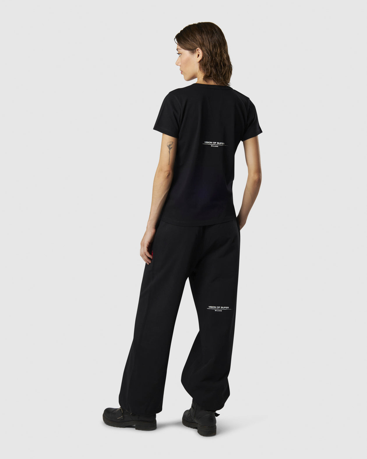 Vision Of Super BLACK T-SHIRT WITH EMBROIDERED FLAME LOGO ON FRONT AND PRINTED LOGO ON BACK Soddisfazione Garantita