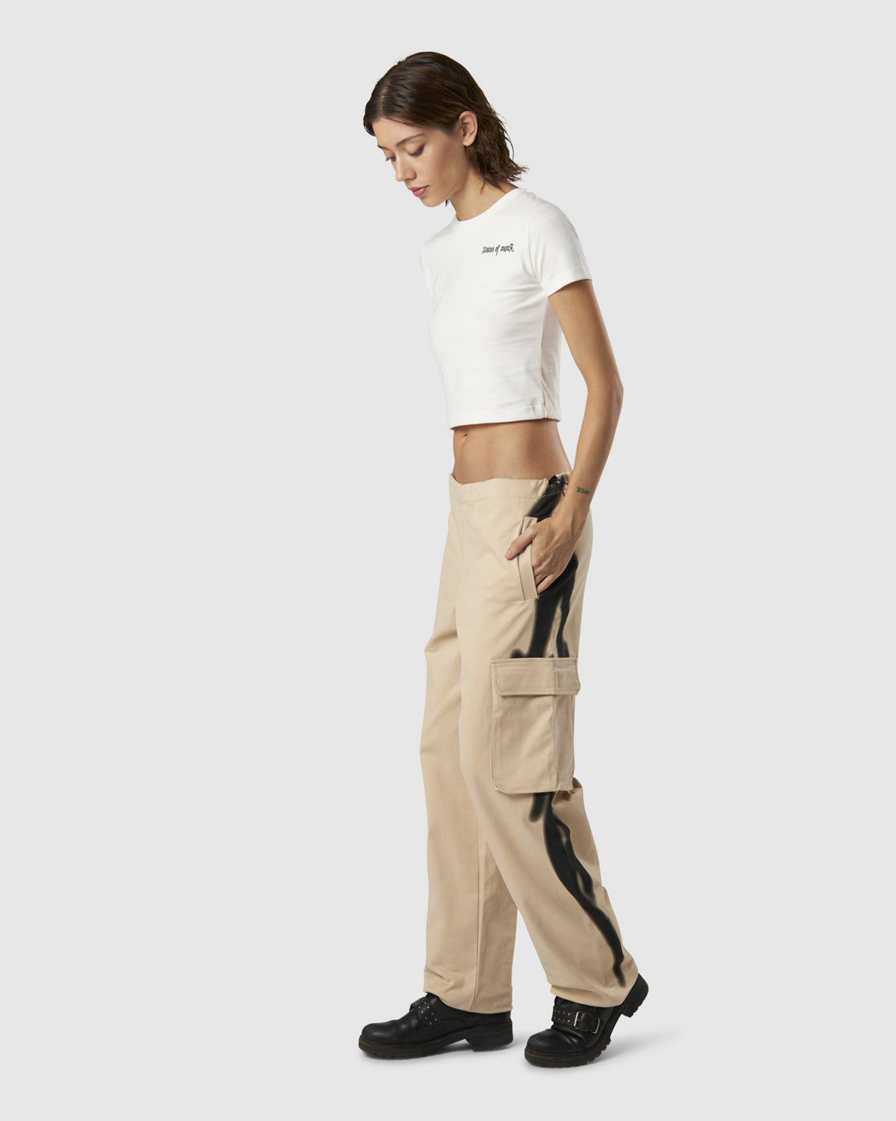 Vision Of Super LIGHT SAND CARGO PANTS WITH EMBROIDERED TRIBAL LOGO ON BACK AND PRINTED TRIBAL FLAMES ON SIDES Prezzo Ridotto