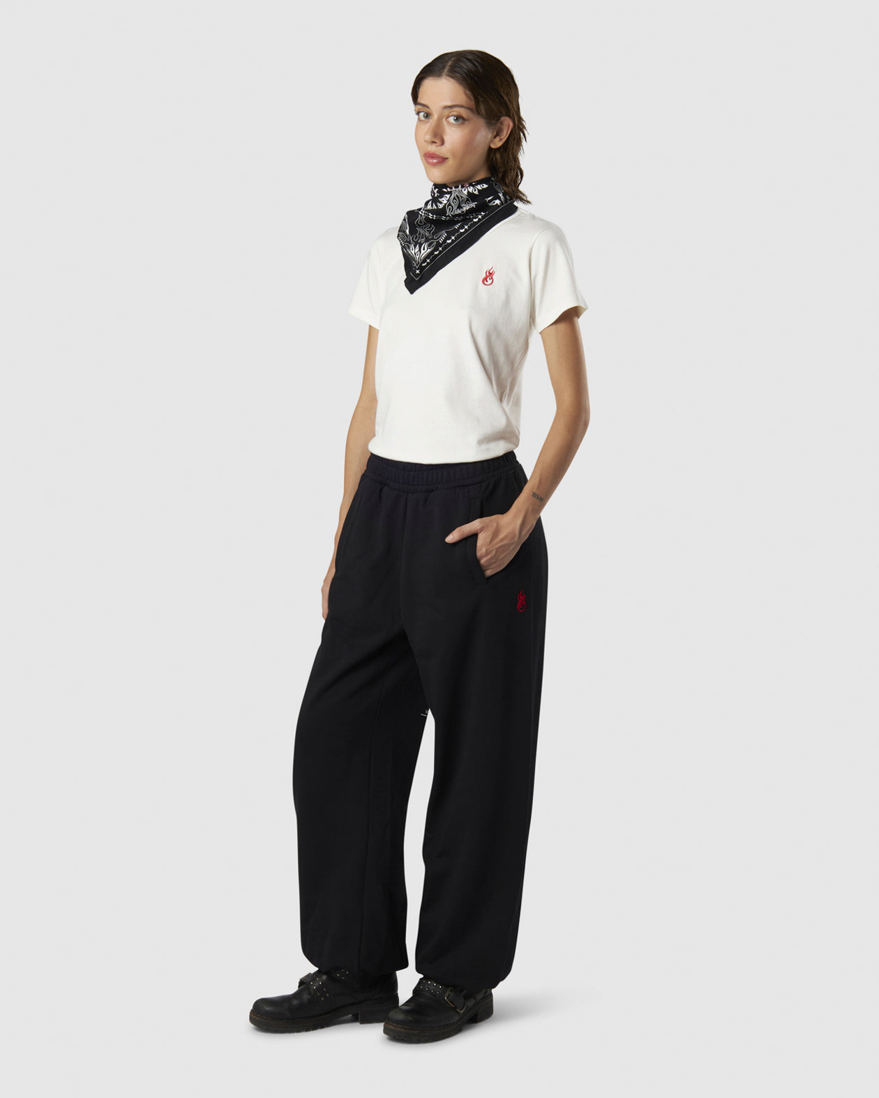 Vision Of Super BLACK WOMEN PANTS WITH EMBROIDERED FLAME LOGO ON FRONT AND PRINTED LOGO ON BACK Sottocosto
