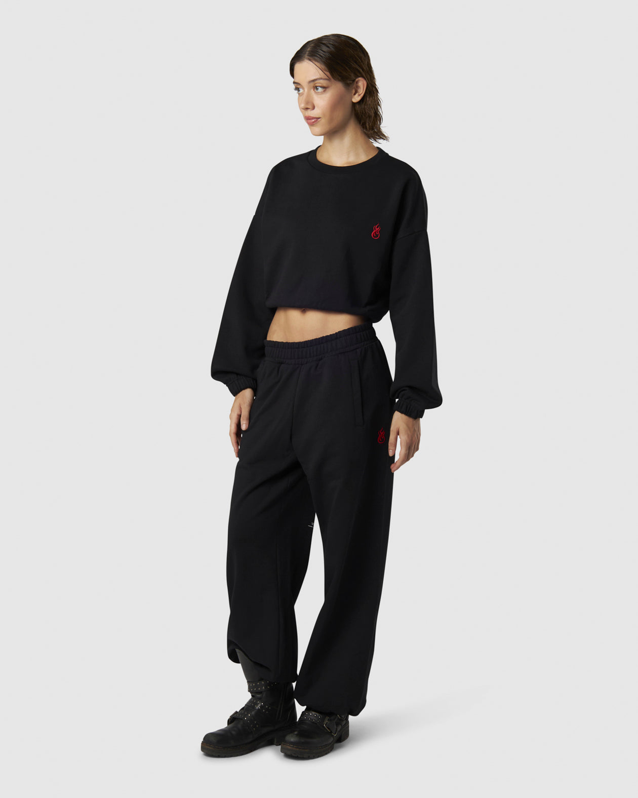 Vision Of Super BLACK CROP CREWNECK WITH EMBROIDERED FLAME LOGO ON FRONT AND PRINTED LOGO ON BACK Prezzo Ridotto