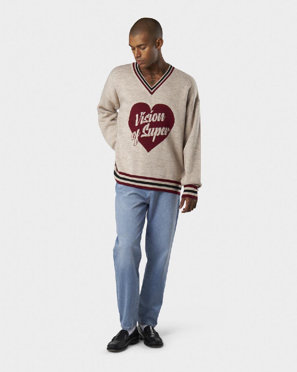 Vision Of Super SAND COLLEGE JUMPER WITH RED JACQUARD VOS HEART Affare Del Giorno
