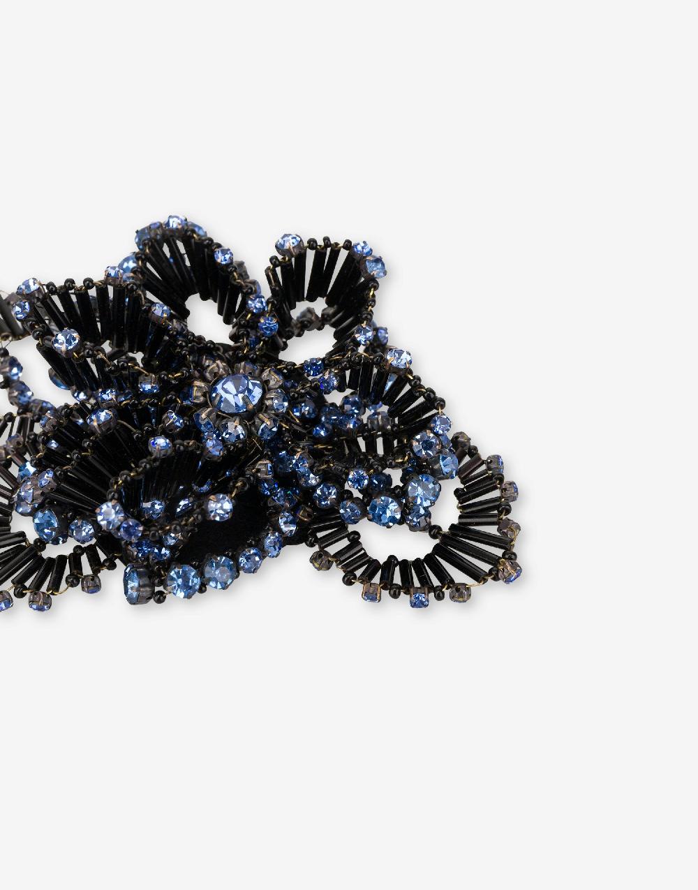 Alberta Ferretti Spilla bijoux a fiore blu con pietre e perline Moda
