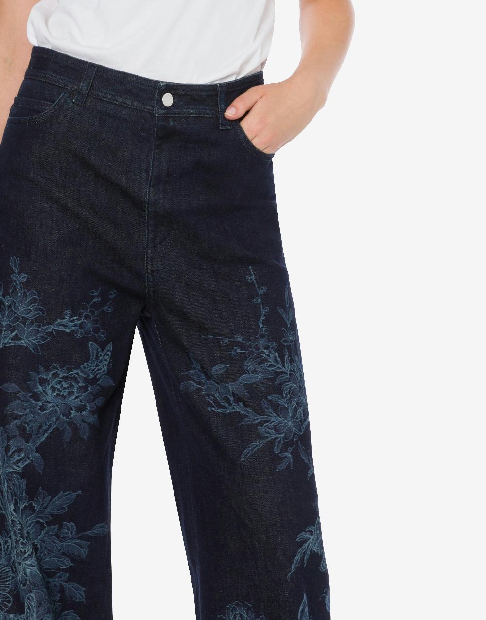 Alberta Ferretti Pantalone in denim con disegno ciliegio e farfalle Presa